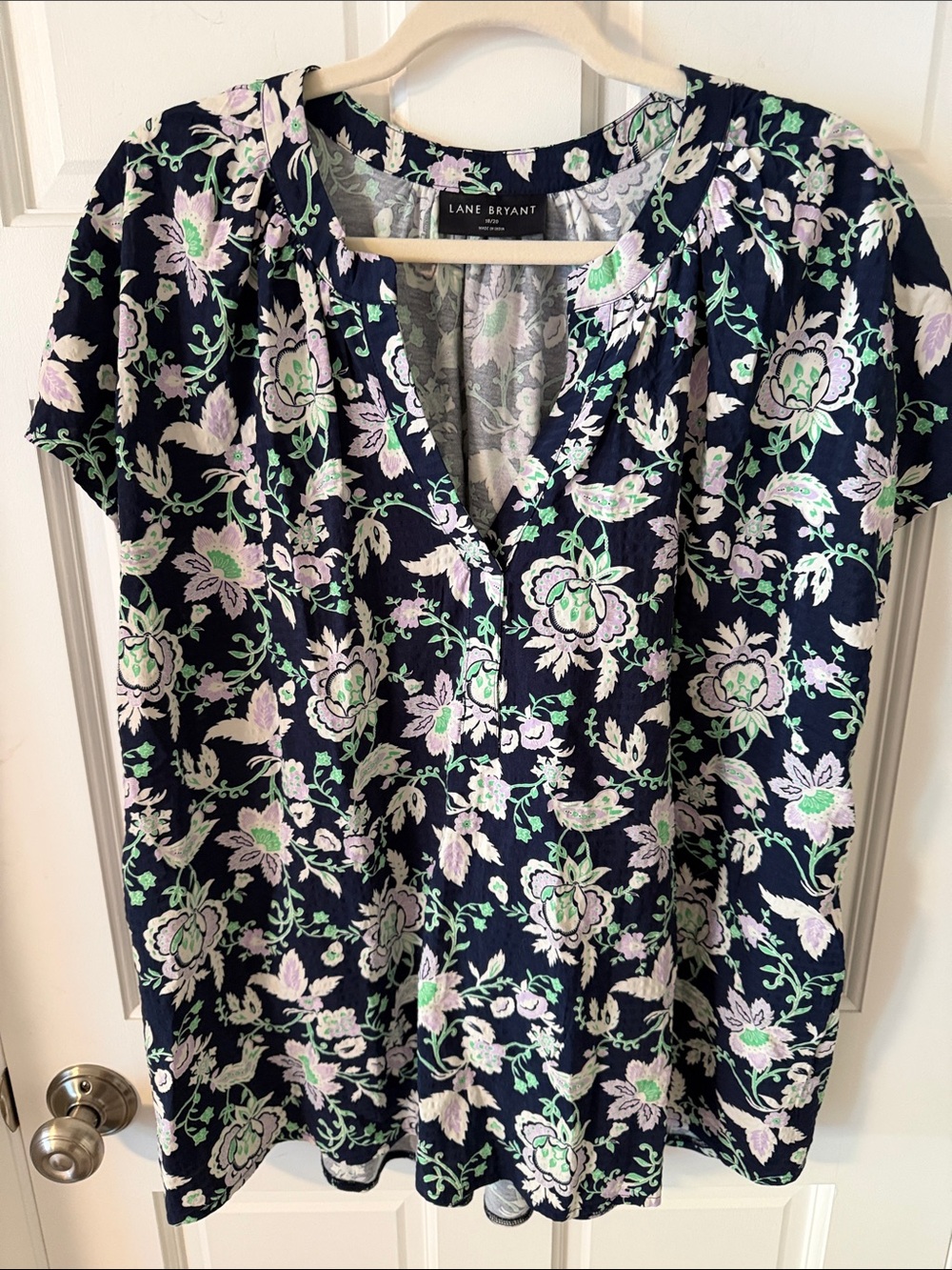 Lane Bryant floral split-neck knit top Navy/Lavender/Green Size 18/20 - Picture 1 of 5